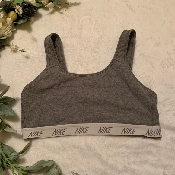 Nike sports bra - Picture 1 of 1